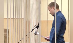 Poetul acuzat de canibalism în boxa acuzaţilor