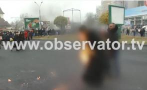 Motivul pentru care preotul și-a dat foc în fața Catedralei Mânturii Neamului (Video)