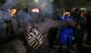 Protestatar la ambasada Rusiei în Ucraina