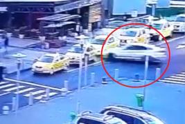 Şofer amendat după ce a lovit maşini în parcarea Băneasa Mall şi s-a oprit cu bolidul în faţa unei cafenele