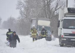 Jandarmi pregătiţi să intervină după codul galben de ninsori şi viscol, anunţat de ANM