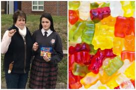 Elevă de 13 ani suspendată de la cursuri după ce a aruncat un ursuleț Haribo într-o profesoară. Fata, acuzată că a atacat un adult