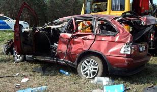 O româncă a născut imediat după ce şi-a ucis părinţii într-un grav accident în Ungaria