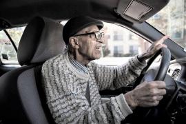 O femeie însărcinată a fost lovită pe trotuar de un şofer de 70 de ani, în Mediaş