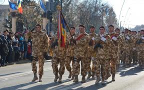 Trupe la parada militară de la Alba Iulia de Ziua Naţională