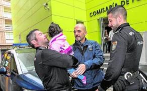 Cei trei poliţişti şi micuţa salvată de la moarte