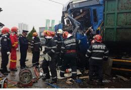 Două camioane s-au ciocnit la Dumbrava, în judeţul Dâmboviţa