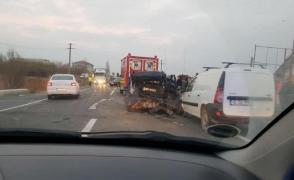 Accident în lanţ la Leţcani, în Iaşi. Patru răniţi, după ce cinci maşini s-au ciocnit pe DN 28