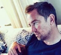 Prezentatorul TV care și-a pierdut soția, la 3 zile după ce a fost diagnosticată cu cancer, iubește din nou (Video)