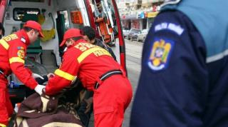 Un șofer din Suceava alege să intre pe trotuar ca să evite o tamponare, spulberă o tânără