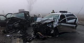Accident teribil pe DN2, la intrarea în Buzău. Sunt trei victime, circulaţia este blocată pe ambele sensuri