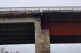 Podul, situat pe DN 5 Giurgiu- București, prezintă fisuri foarte mari în structura de rezistență