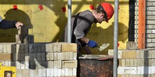 124 de români au fost exploataţi