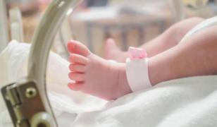 Numărul bebeluşilor infectaţi cu MRSA la Maternitatea Giuleşti a ajuns la 45