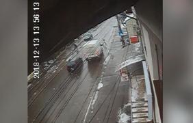 Video cu momentul în care o fetiță de 12 ani din Suceava e lovită pe trecerea de pietoni de un șofer de 24 de ani