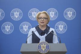 Guvernului i se reproşează numărul mare de ministere, de secretari şi de subsecretari de stat plătiţi regeşte