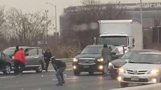 Zeci de mii de dolari pe şosea