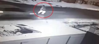 Femeia se grăbea să ajungă la serviciu și a traversat strada în grabă