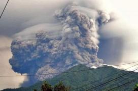 Vulcanul Soputan erupe violent, în Indonezia. Evacuări în zonele afectate (Video)