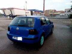 Român din Toscana, amendă uriaşă pentru plăcuţe româneşti. Maşina îi va fi confiscată dacă nu o înregistrează în Italia