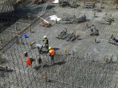 Firmele de construcţii, scutite de la plata plata contribuţiilor sociale în următorii 10 ani