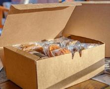 Subofițer de la Jandarmeria Brașov, arestat pentru trafic de droguri. Tânărul a ascuns într-o cutie cu prăjituri cocaină de 15000 euro