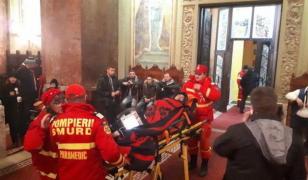 Zeci de elevi, găsiți în frig în Catedrala Reîntregirii din Alba Iulia