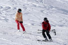 Starea pârtiilor în minivacanța de Crăciun. Cum se schiază acum la Şureanu, Arieşeni şi Arena Platoş din Păltiniş