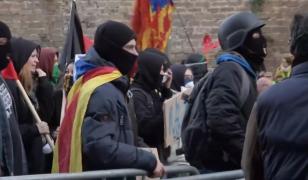 Avertisment pentru românii din Spania. MAE recomandă prudenţă în locurile aglomerate şi să evite Barcelona în următoarele zile (Video)