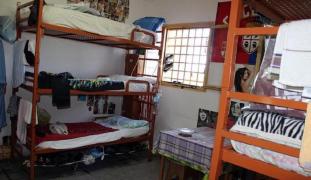 Un puşcăriaş român din Florenţa a băgat în spital un gardian care i-a spus că e momentul să se întoarcă în celulă