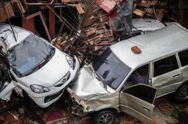 Bilanţ negru după tsunamiul din Indonezia. Numărul morţilor a crescut la aproape 400