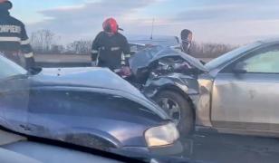 Accident violent pe A1, spre Bucureşti, cu trei maşini ciocnite