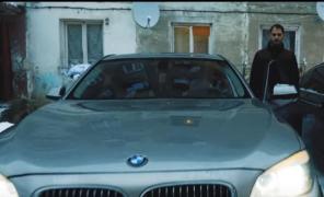 Un poliţist de la Rutieră apare în clipul piesei de manele "Aici e mafia" (Video)