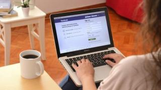 Femeia era singură acasă cu fiul ei