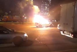 Mașină în flăcări pe Calea 13 Septembrie, în București (Video)