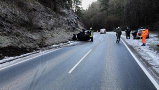 Maşina condusă de româncă s-a răsturnat