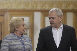 Premierul Viorica Dancila (stânga) si liderul PSD, Liviu Dragnea (dreapta)
