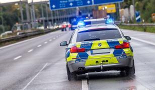 Şofer român de TIR, extrădat în Germania după ce a furat piese auto de 2,4 milioane de euro