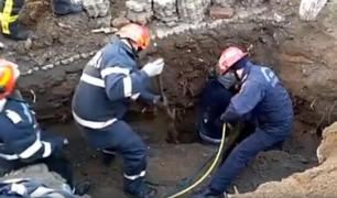 Misiune dramatică de salvare în Capitală. Un muncitor a fost prins sub o placă de beton
