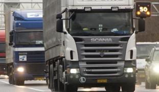 Prețurile la alimente și la transport persoane ar putea crește. Transportatorii cer Guvernului să elimine supraacciza la carburanţi