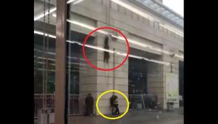 Aşa se anihilează în alte ţări teroriştii care iau ostatici. Procedura se numeşte "Şarpele" şi este extrem de eficientă (Video)