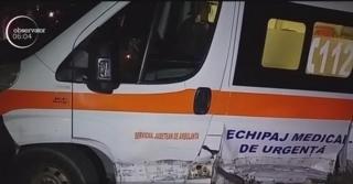 Ambulanță în misiune, implicată în accident grav, în Mehedinți. Doi copii, la spital