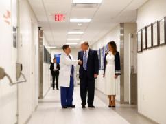 Atacul sângeros de la liceul din Florida. Preşedintele Trump a vizitat victimele la spital