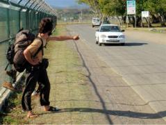 Un sucevean a escrocat mai multe persoane printr-o metodă care i-a lăsat cu gura căscată pe poliţişti. Strategia prin care victimele nu bănuiau nimic