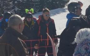 Klaus Iohannis, fotografiat la schi pe pârtia din Munții Șureanu