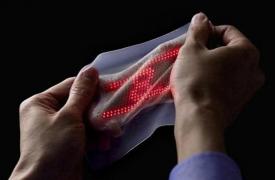 Ecran ultrafin, subţire ca un pansament, inventat de un japonez. Se poate aplica direct pe mână