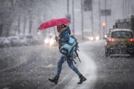 INFOTRAFIC. Vremea în România se strică rapid. Vine zăpada, meteorologii anunţă ninsori în următoarele ore