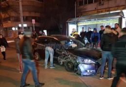 Cinci maşini făcute praf în centrul Buzăului, de un tânăr urcat la volan cu o alcoolemie uriaşă