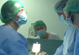 Ipoteză cumplită în cazul morţii fetei de 16 ani, care i-a şocat pe medicii botoşăneni. Ce au descoperit legiştii în urma necropsiei