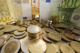 Curs BNR: Leul pierde în faţa monedei Euro, care urcă tot mai mult spre pragul de 4,67 lei
